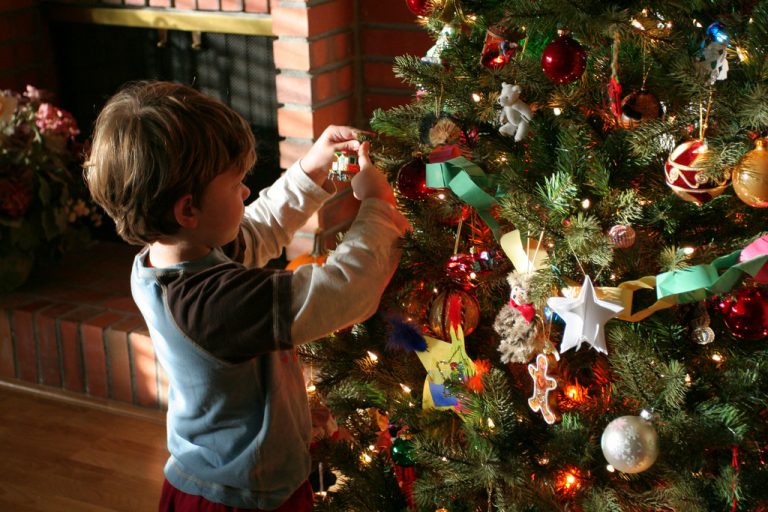 Какой сегодня праздник: 24 декабря — День украшения елки