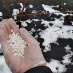 добрива на снігу