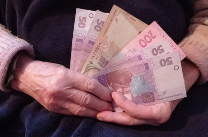 Українським пенсіонерам виплачуватимуть щомісячні доплати: у Мінсоцполітики назвали суми