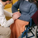 помощь людям с инвалидностью