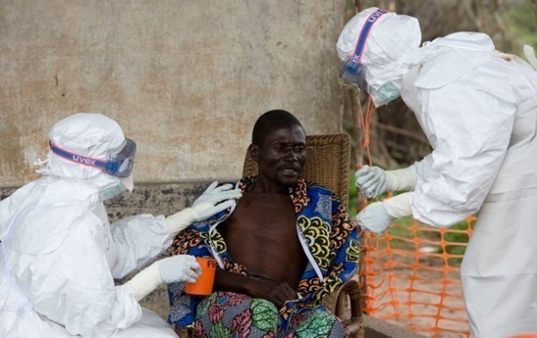 Вирус Эбола угрожает существованию целой страны
