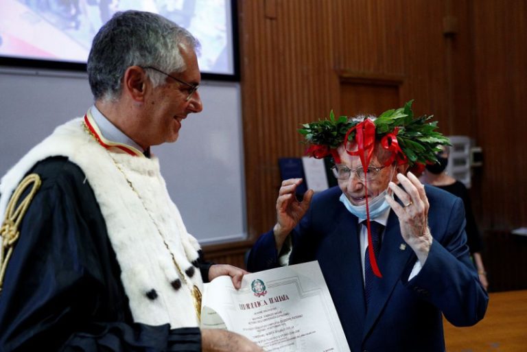 Итальянец в 96 лет окончил университет