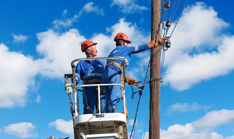 Укрэнерго предупредило о повышении стоимости передачи энергии: какими будут тарифы на электроэнергию для населения
