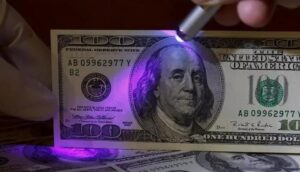 фальшивые доллары