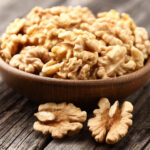 Где хранить чищенные грецкие орехи