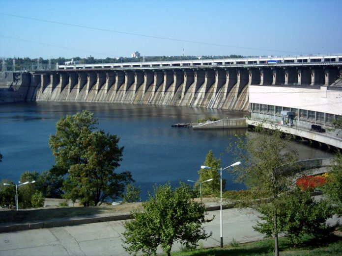 Едем в Запорожье: Посмотреть на уникальную плотину и двухэтажные мосты