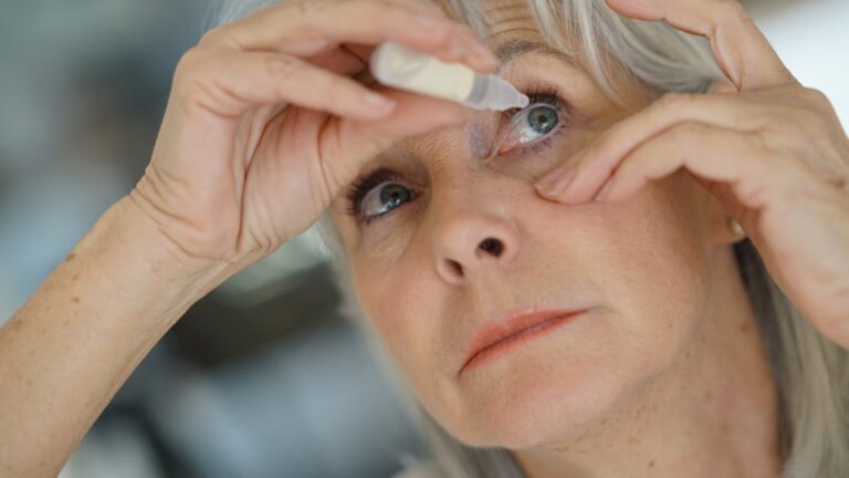 Чем капать глаза и что принимать внутрь для профилактики катаракты