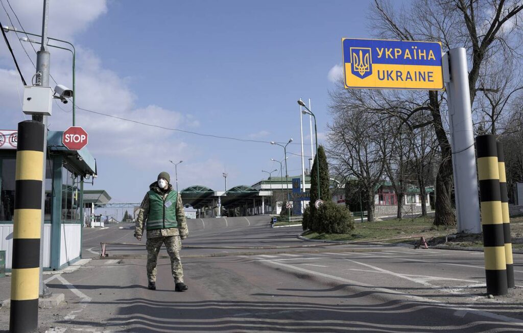 кордону України