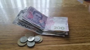 Гроші на столі