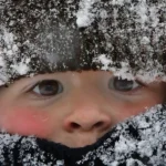 Хлопчик взимку