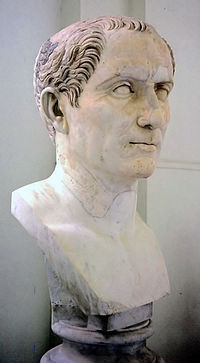Бюст Цезаря из Национального археологического музея в Неаполе, созданный приблизительно в правление Траяна (начало II века н. э.)