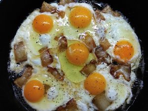яичница на сале