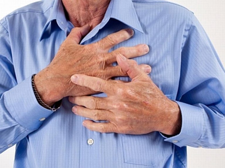 Как распознать инфаркт и помочь человеку?