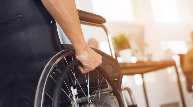 Пенсия по инвалидности: сколько должны получать лица с І, ІІ и ІІІ группой