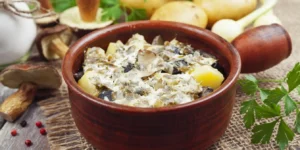 картошка с грибами и сметаной