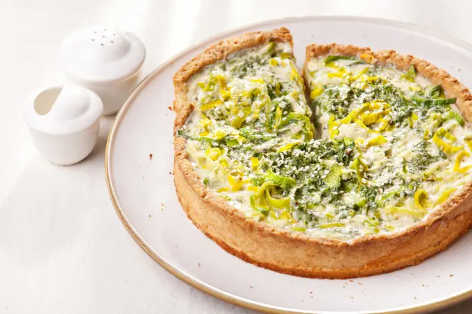 Киш с луком-пореем