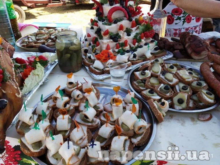 В минувшие выходные Любашевка угощала колбасой (ФОТО)