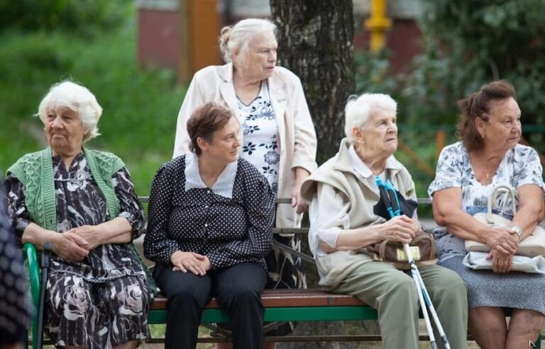 пенсионеры