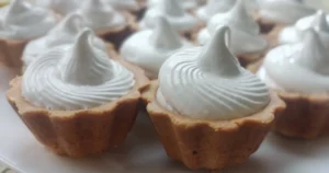 кошики з білковим кремом