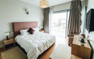 кровать в спальню