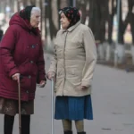 две бабушки