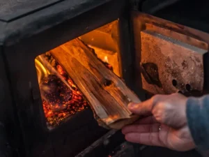 горящая печка