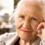 Літня жінка