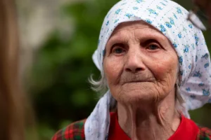 Літня жінка