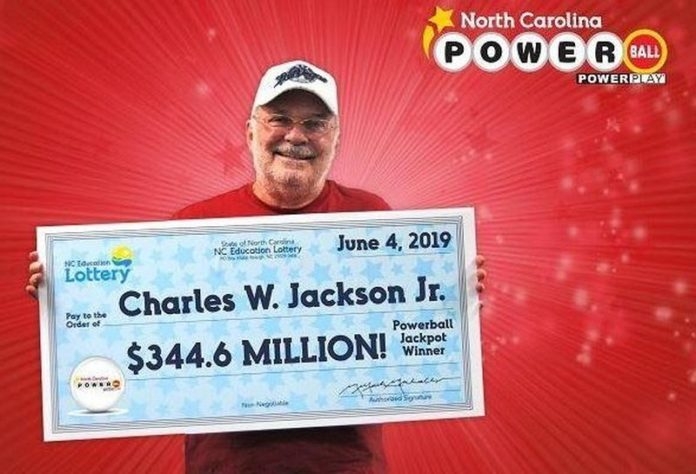 Американский пенсионер выиграл в лотерею  более 300 млн долларов