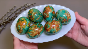 мраморные яйца