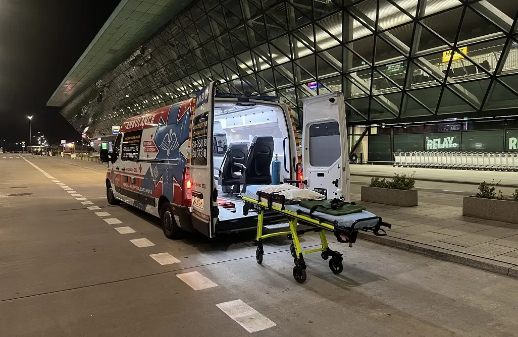 Перевезення лежачих хворих