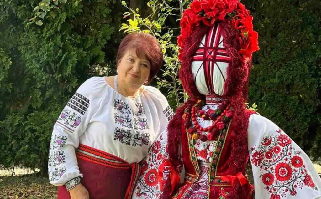 Данилюк с куклой