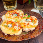 Мясо по-французски с ананасами
