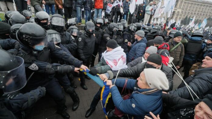 митингующие на майдане