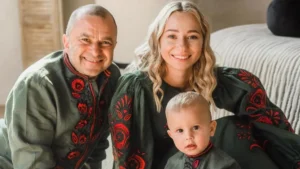 Віктор Павлік з донькою та онуком