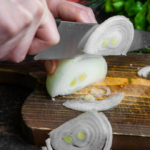 нарізання цибулі