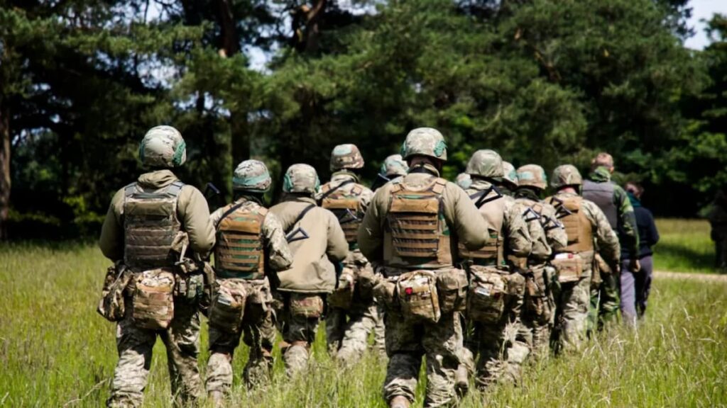 Військові