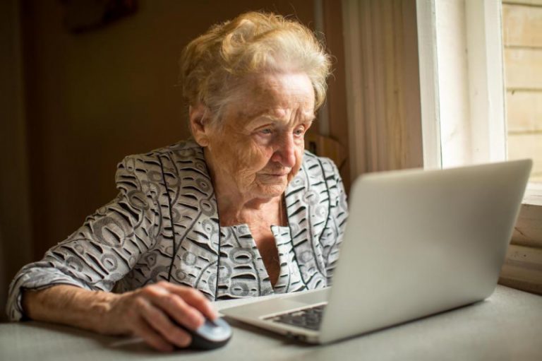 Социальные сети полезны для здоровья пожилых людей — ученые