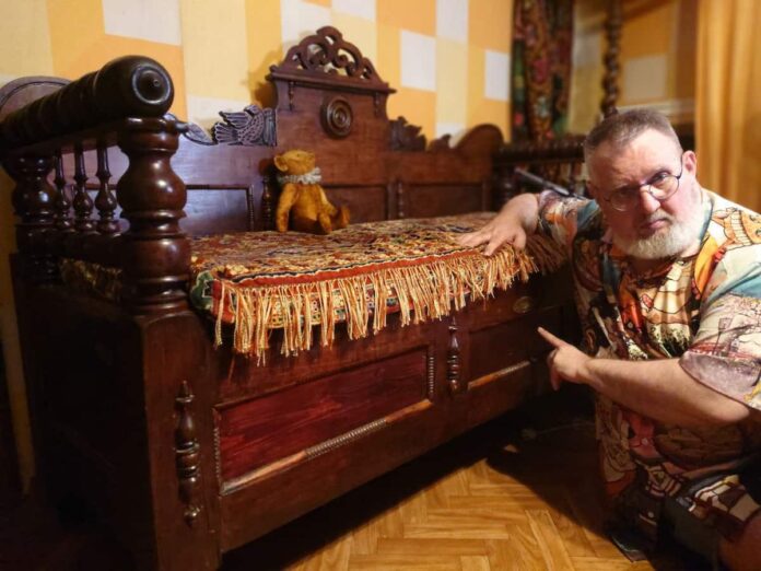 коллекционер и бамбетель