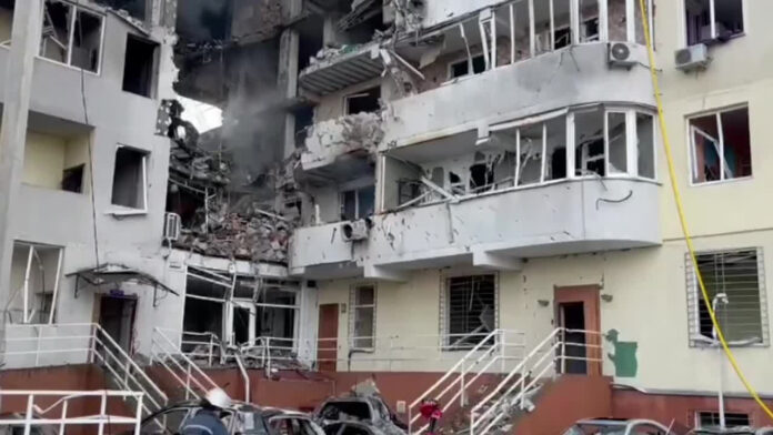пострадавшее от обстрелов жилье в Одессе