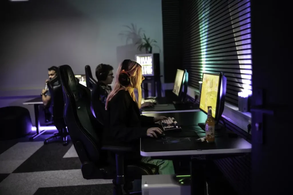 Офисное кресло