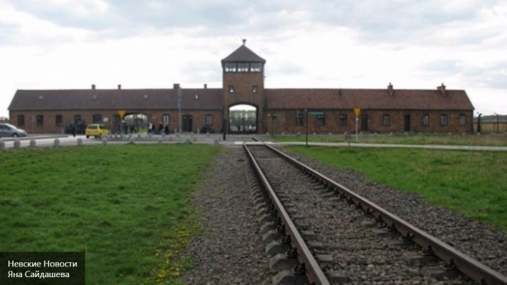 Немецкий суд рассмотрит дело 95-летнего врача из Освенцима