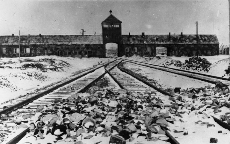Вскоре начнется суд над «бухгалтером» концлагеря Освенцим