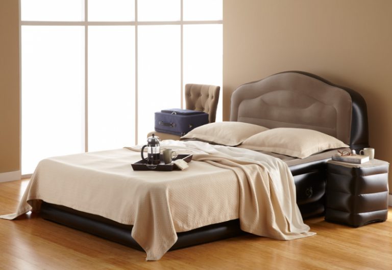 Стоит ли покупать надувную кровать?