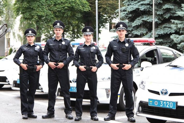 Украинских полицейских оденут в американскую форму