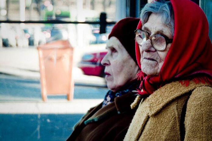 Стало известно, сколько украинцев получаю пенсии меньше 3000 гривен