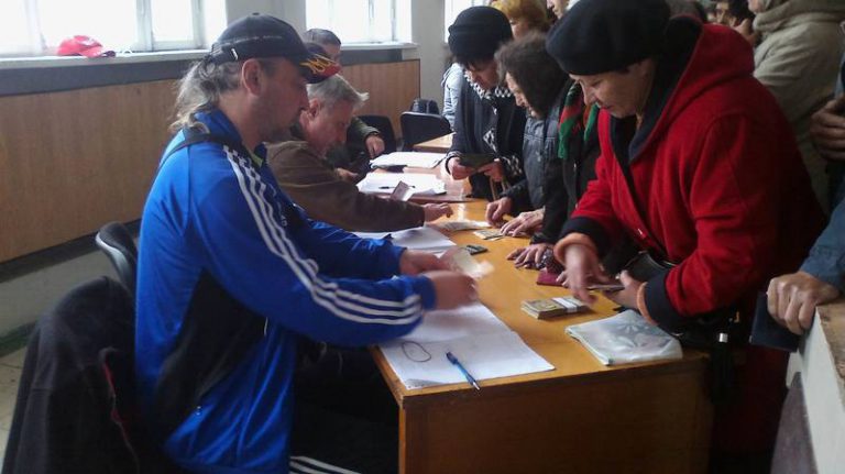 В Луганской области пенсионерам начали погашать задолженность по пенсиям