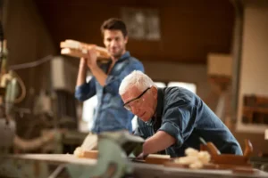 Пенсіонер працює