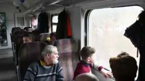 Пенсіонер у поїзді