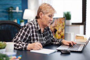 пенсионерка